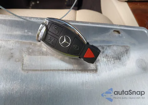 2013 Mercedes-Benz Glk 350 4Matic z USA, uszkodzony, nr VIN WDCGG8JB2DG032609